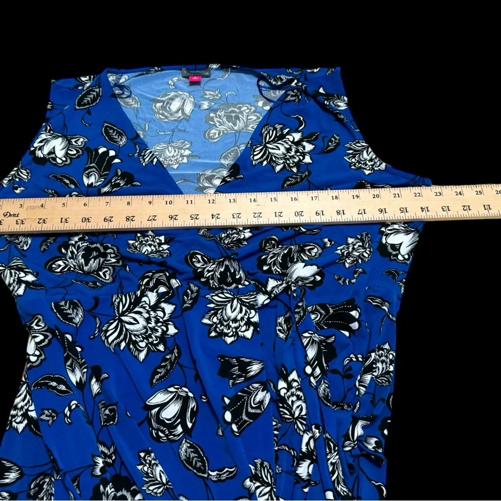 NWT Vince Camuto Wrap Dress - Picture 9 of 10